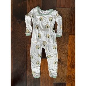 Kyte Baby Long Sleeve Pajamas in Aloe Rainbows (2T)